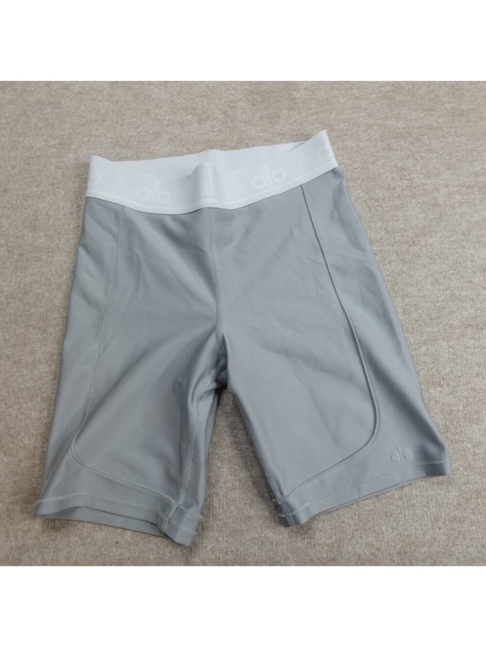 Alo Yoga Women's Shorts Small Gray Solid High Waist Bike